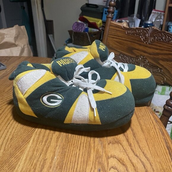 FOCO NFL Green Bay Packers Plush Sneaker Slippers Size Large - Picture 1 of 7